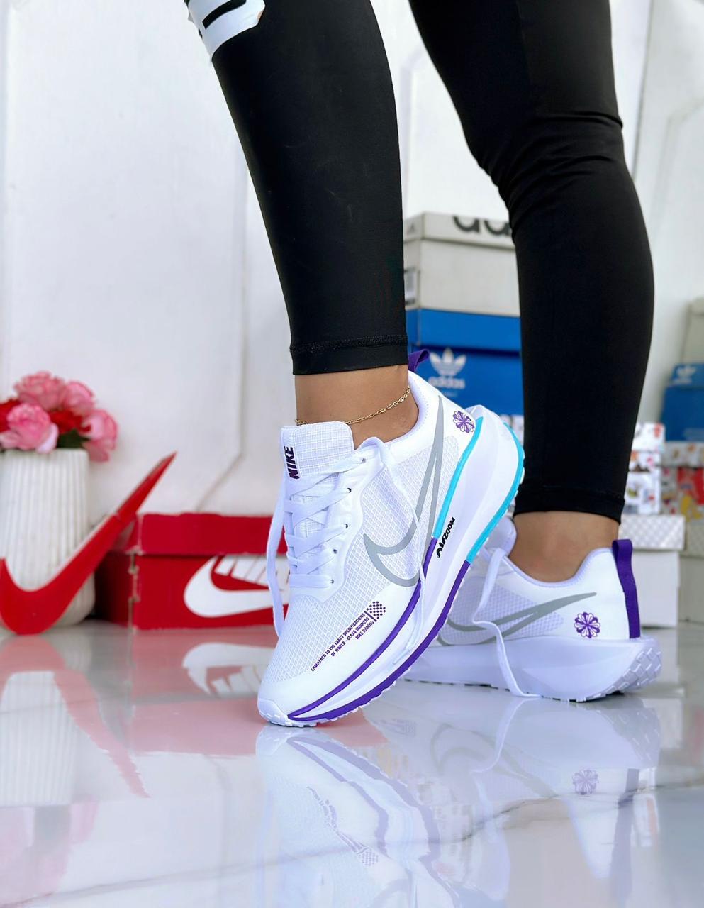 Tenis Nike Letras